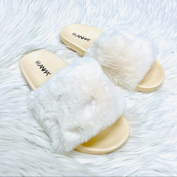 Nude fur rhinestoned slide - Picture 2 of 5